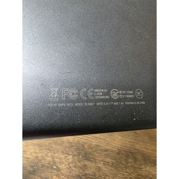 Amazon Kindle Fire HD 10 (7th Gen.) (SL056ZE) 32GB (Wi-Fi) 10.1" Tablet - N563 - Picture 5 of 10